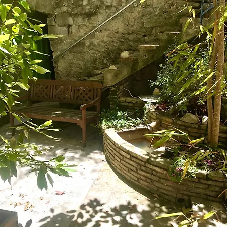 Gite Des Capucins Апартаменты